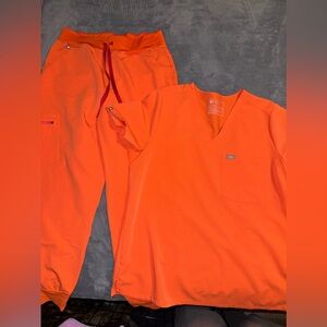 Orange Figs Woman Scrubs Set